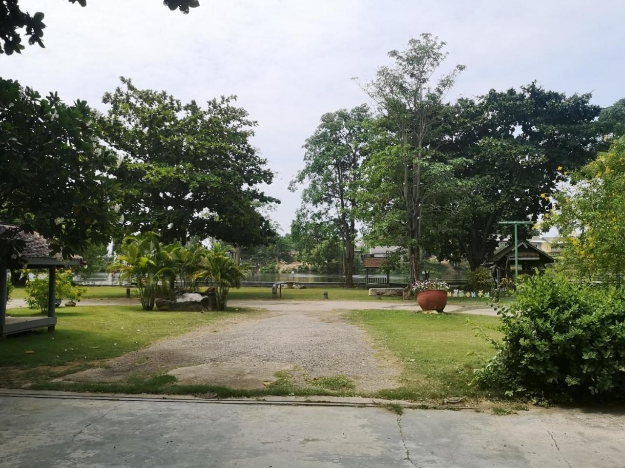 Buasawan Resort & Restaurant Kanchanaburi City Exterior photo